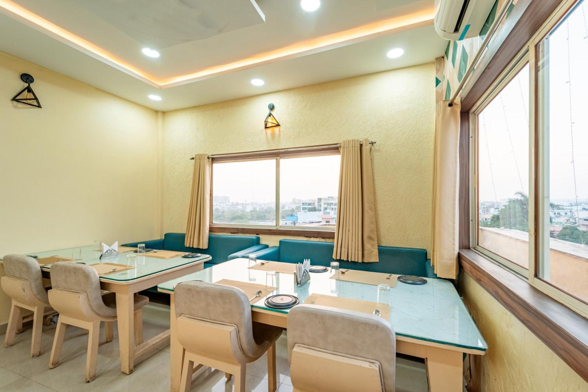 Treebo Premium Zorba Hotel Bhopal Eksteriør billede