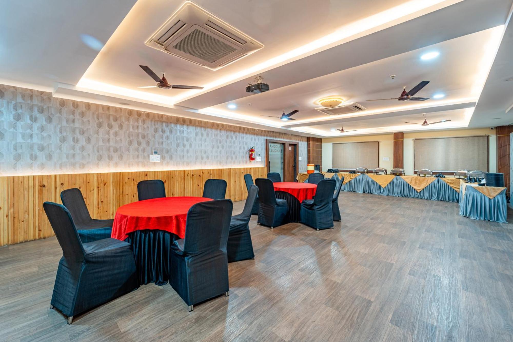 Treebo Premium Zorba Hotel Bhopal Eksteriør billede