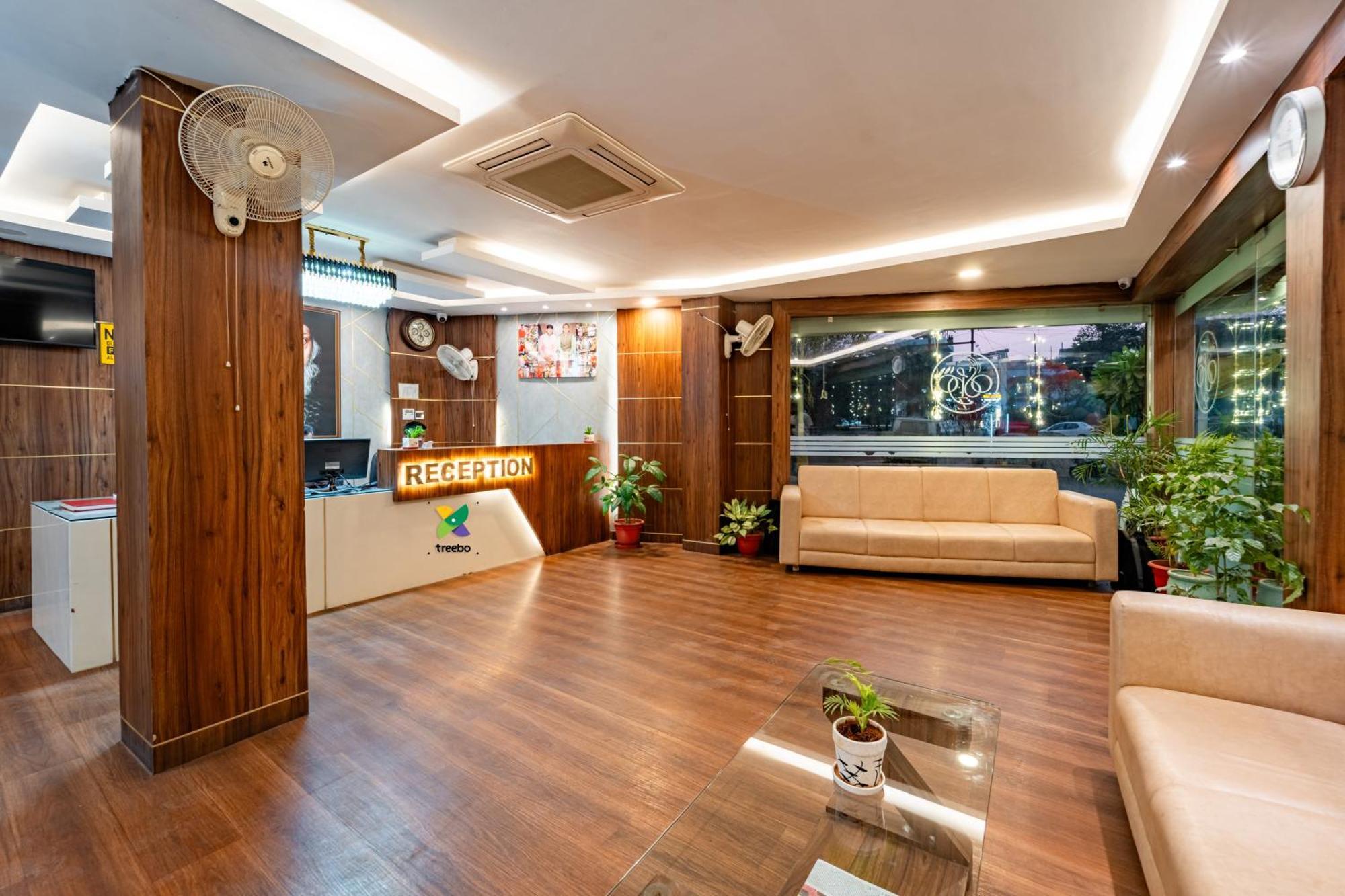 Treebo Premium Zorba Hotel Bhopal Eksteriør billede