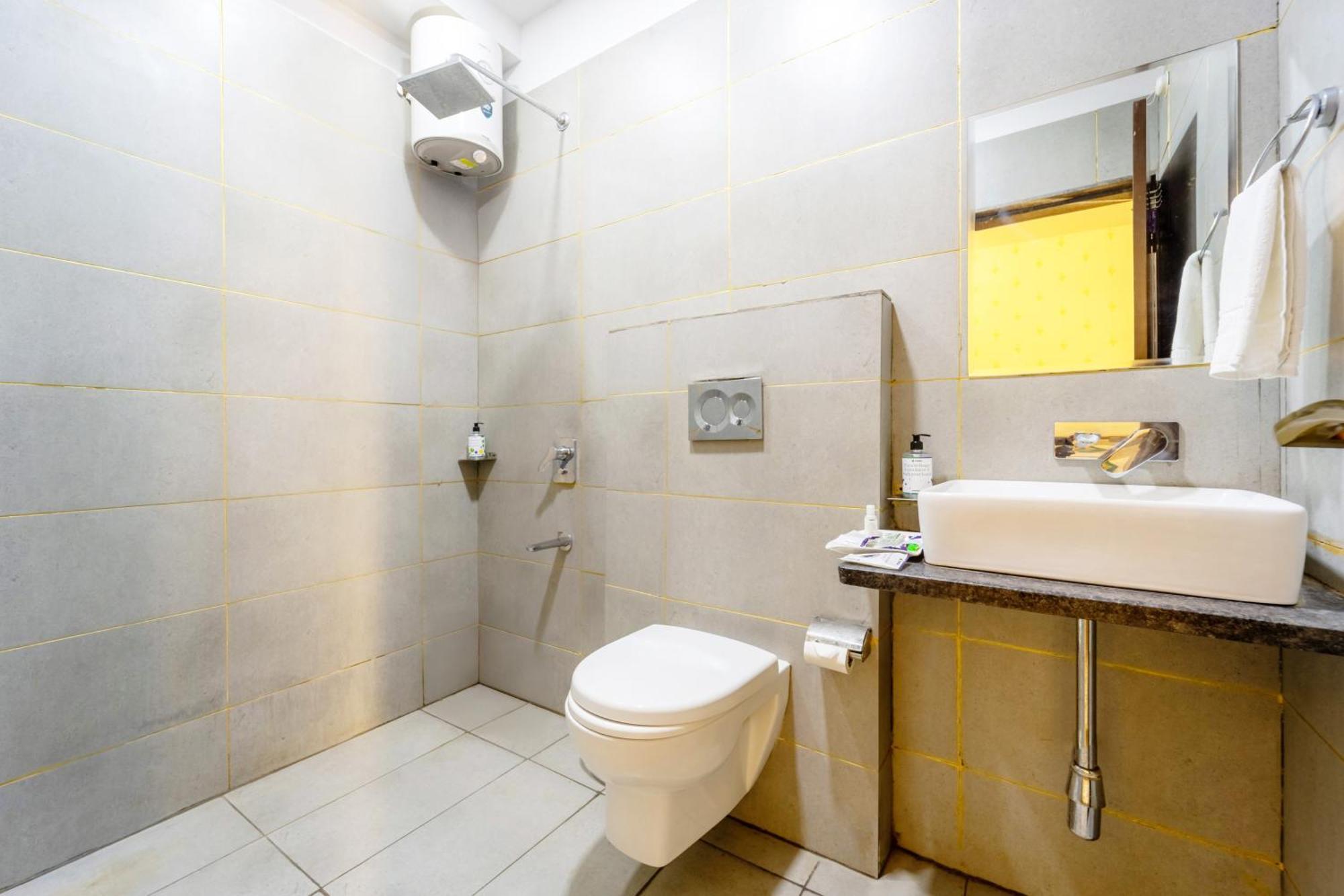 Treebo Premium Zorba Hotel Bhopal Eksteriør billede