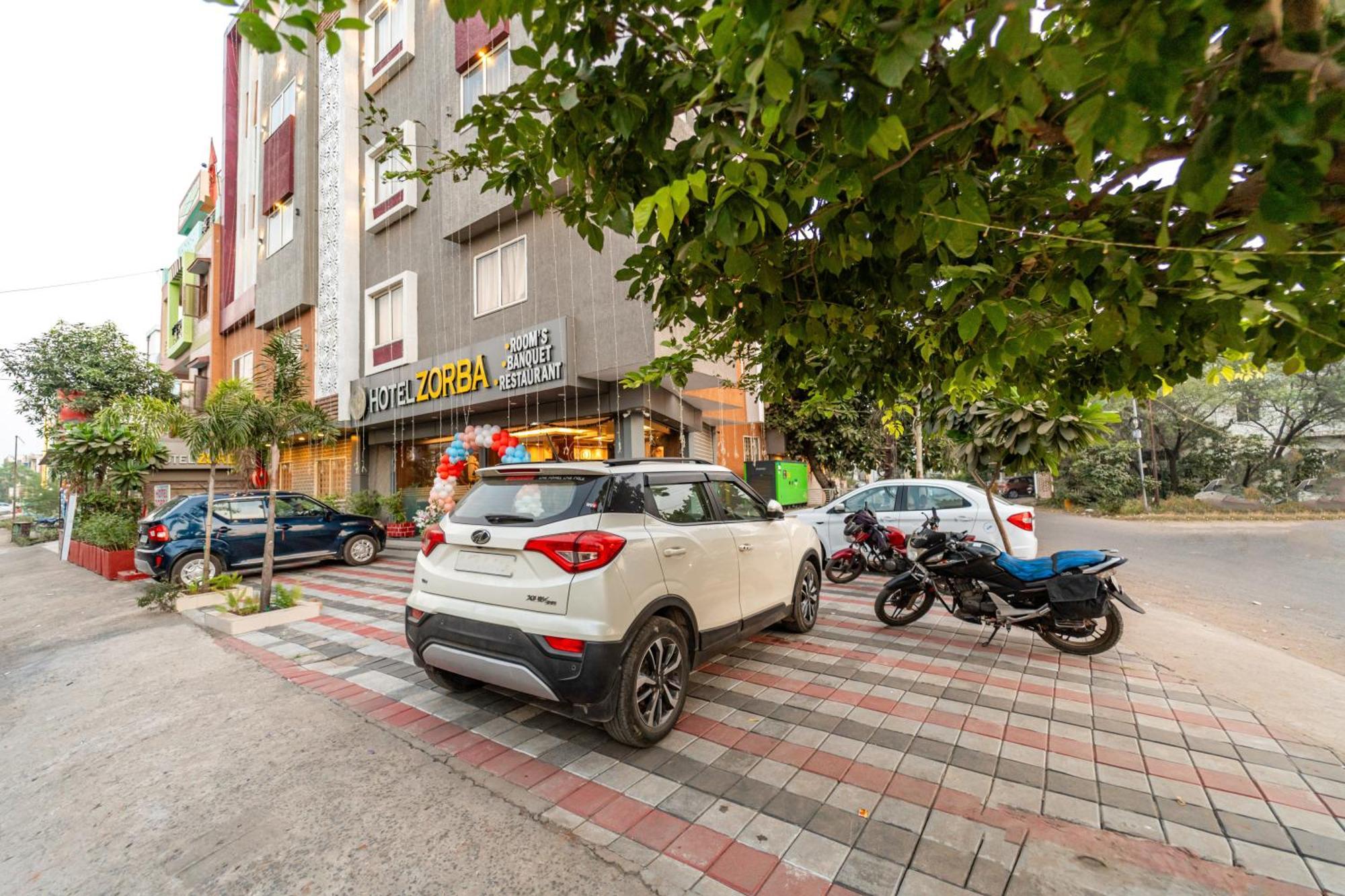 Treebo Premium Zorba Hotel Bhopal Eksteriør billede
