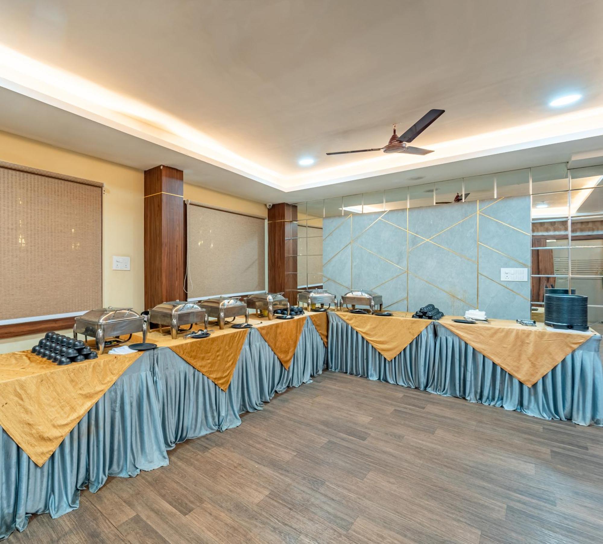 Treebo Premium Zorba Hotel Bhopal Eksteriør billede