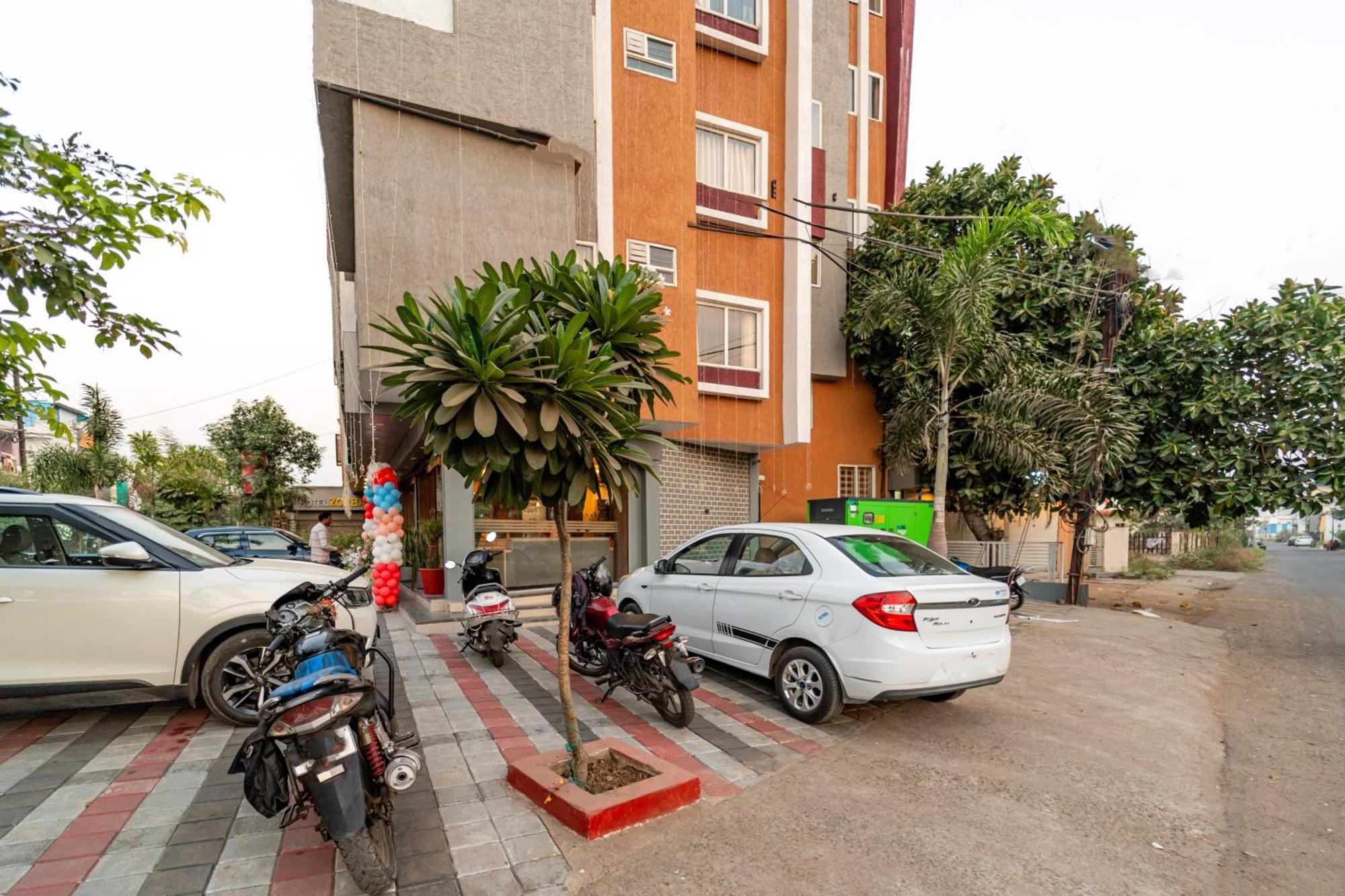 Treebo Premium Zorba Hotel Bhopal Eksteriør billede