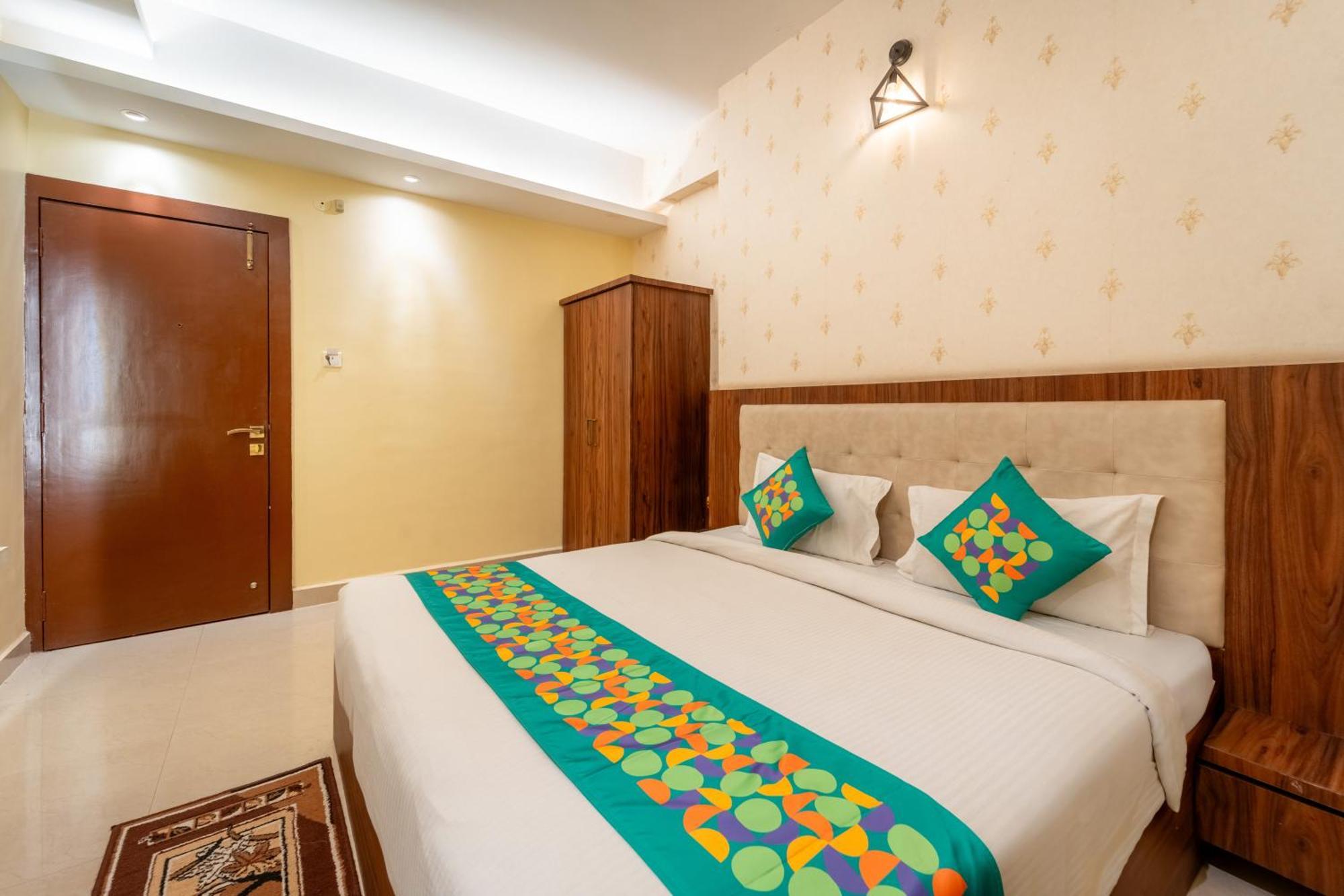 Treebo Premium Zorba Hotel Bhopal Eksteriør billede