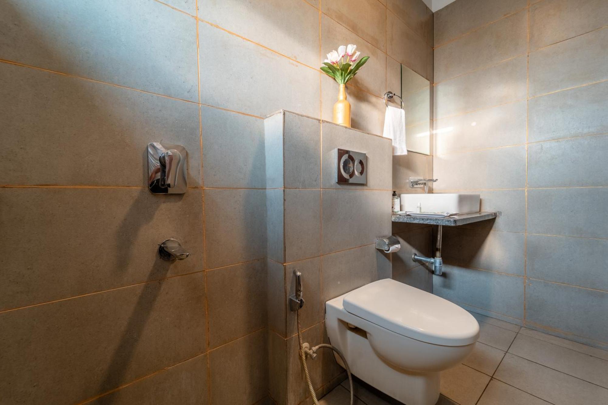 Treebo Premium Zorba Hotel Bhopal Eksteriør billede