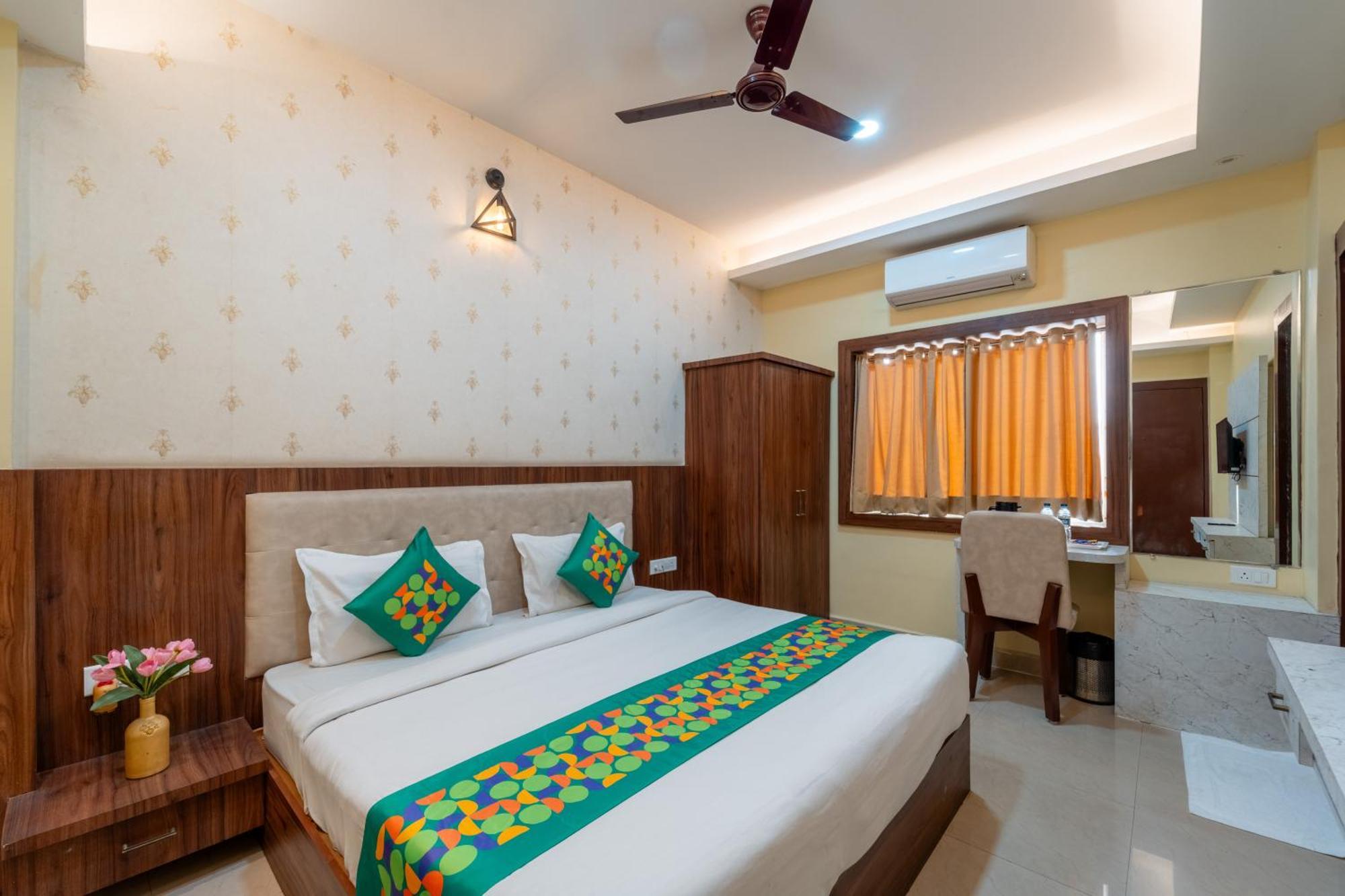Treebo Premium Zorba Hotel Bhopal Eksteriør billede