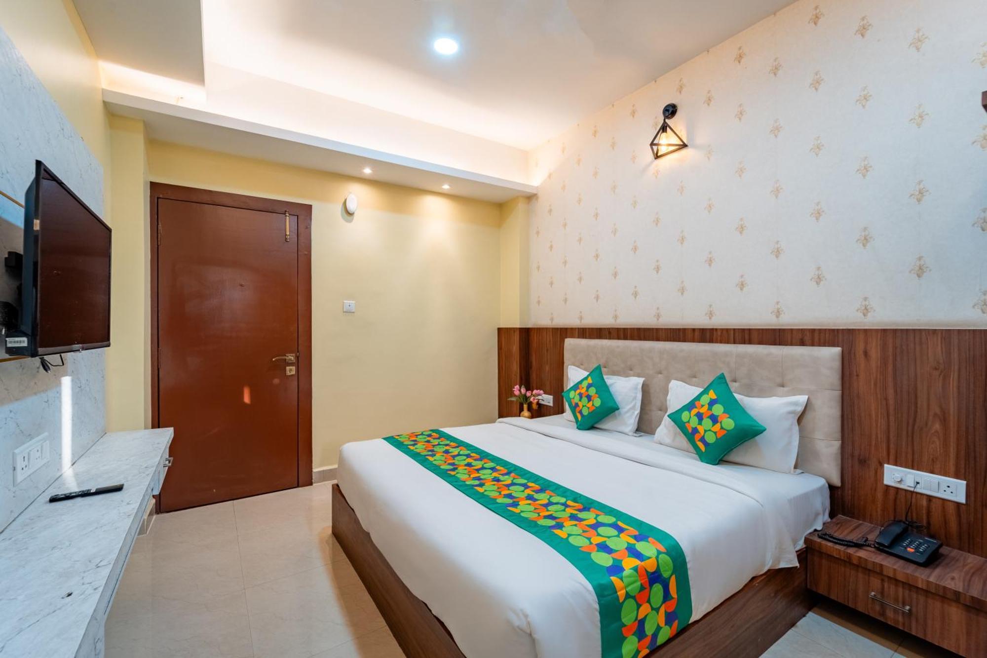 Treebo Premium Zorba Hotel Bhopal Eksteriør billede